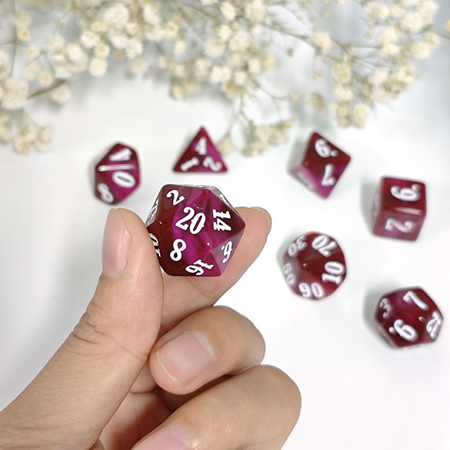 7 piezas de dados poliédricos  - Board Game Font reseña y precio