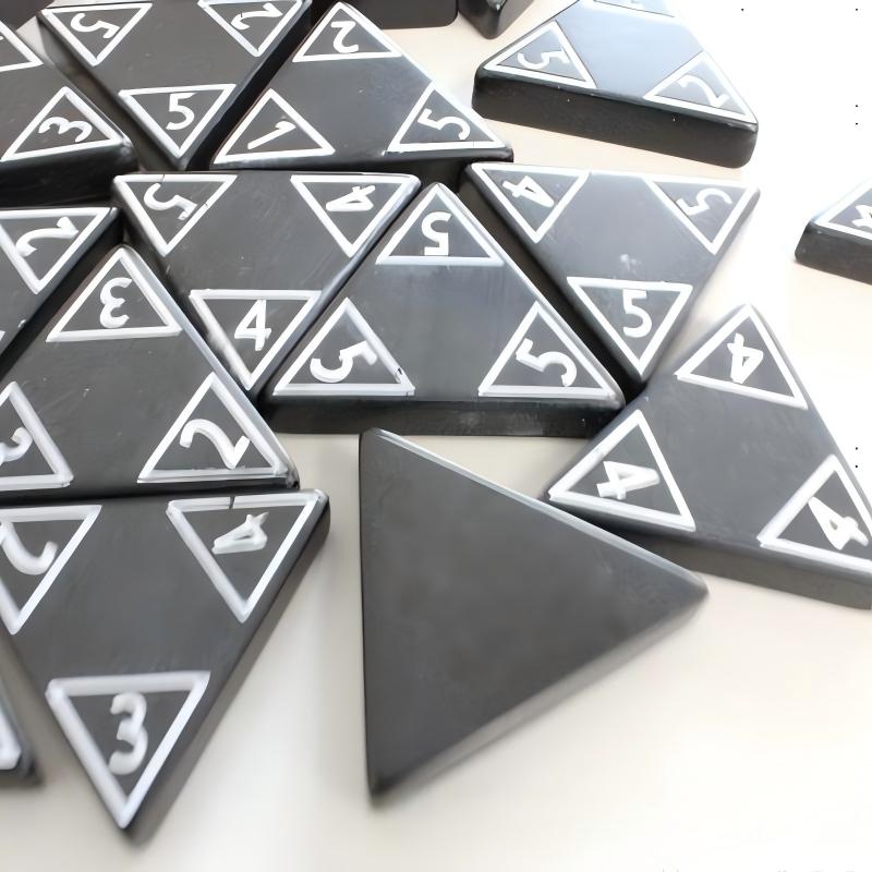 Juego de Dominó Triangular de  - Board Game Monopoli reseña y precio
